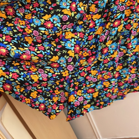 NWOT• WILD FABLE adorable floral romper - Picture 2 of 6